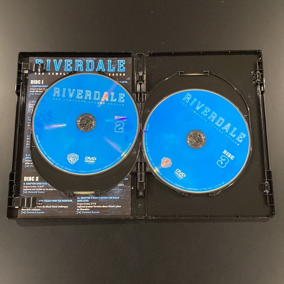 Riverdale - The Complete Second Season - Picture 3 of 7